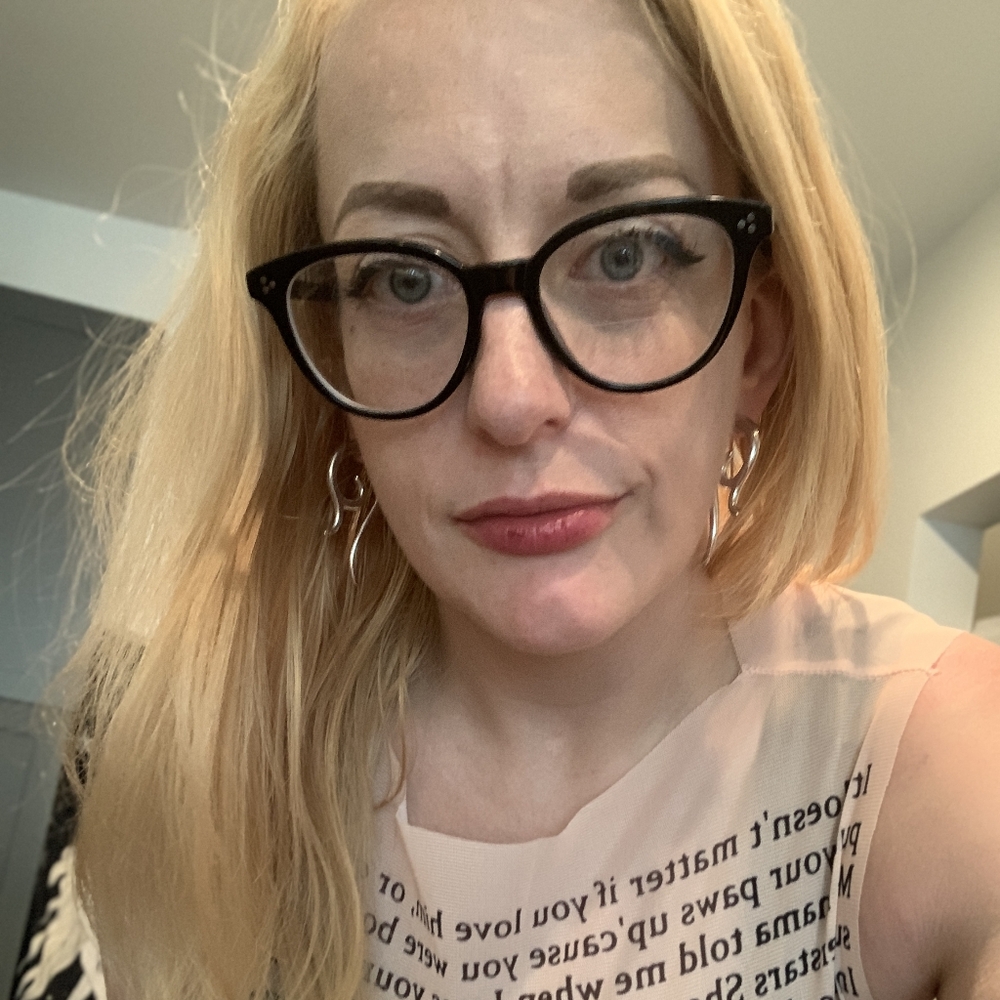 Meet your Posher, Sarah (Bloodyhiccup)